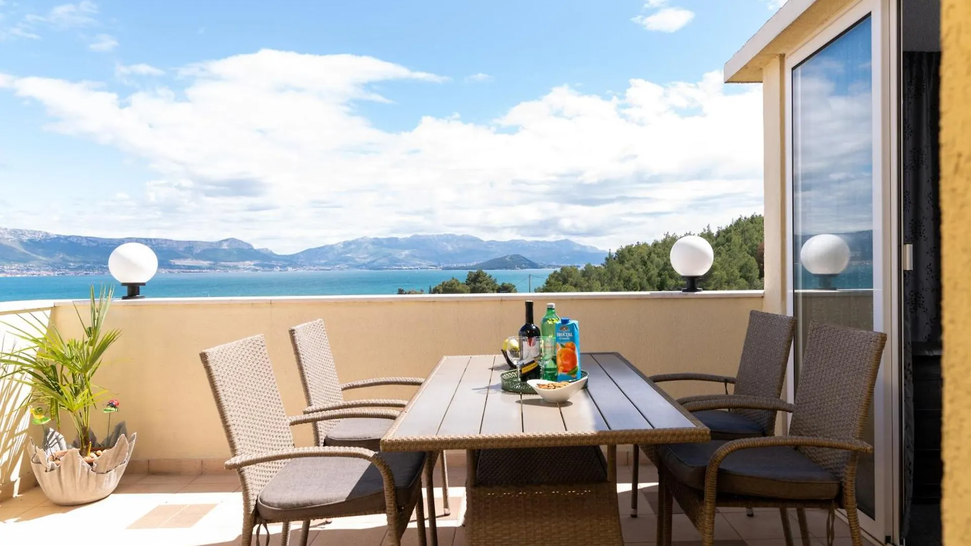 Apartments With A Parking Space Slatine, Ciovo - 5158 Trogir 0*,  Croatia